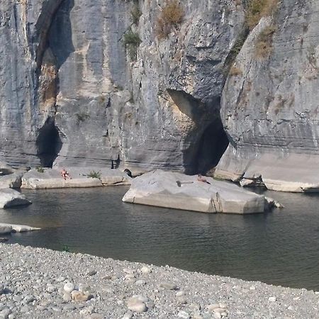 Location De Gites Les Sources Chambonas/Les Vans 外观 照片